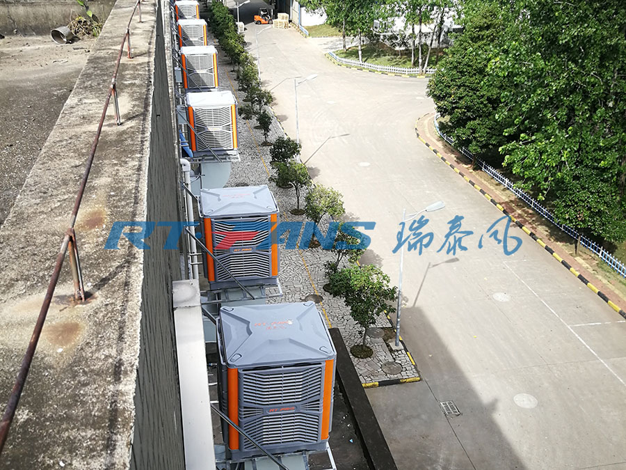 風(fēng)機(jī)水簾降溫設(shè)備,環(huán)?？照{(diào),工業(yè)冷風(fēng)機(jī)